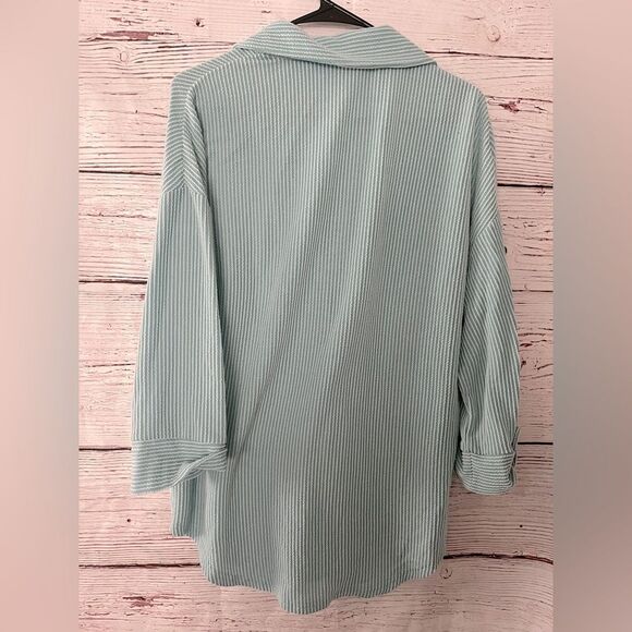 Light Green Half Sleeve Button Down Shirt - Picture 4 of 5